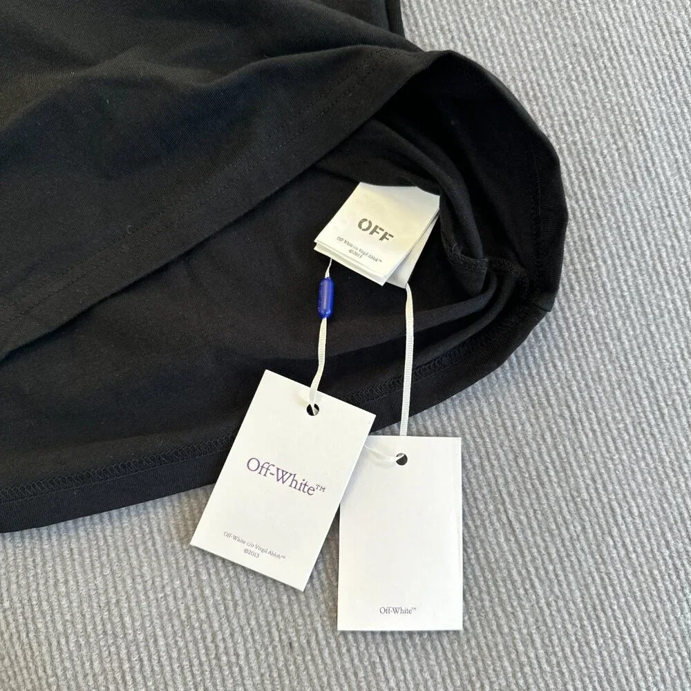 Off-White Men's Black T-shirt - Picture 6 of 7